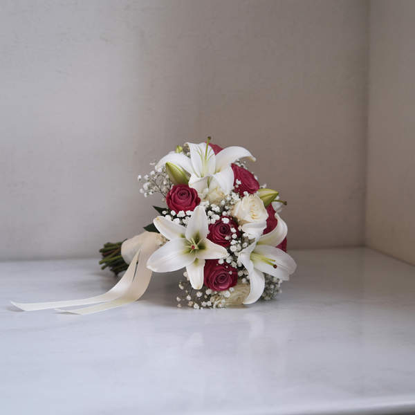SCARLET HARMONY Bouquet – Red Roses and Elegant Lilies – Delivery Flowers