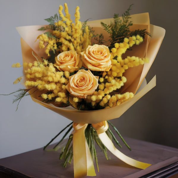 AURORA DORATA – Bouquet di Rose Gialle e Mimosa
