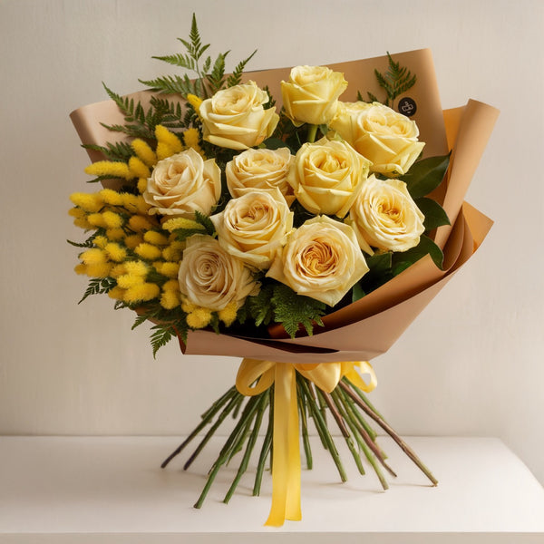 AURORA DORATA – Bouquet di Rose Gialle e Mimosa