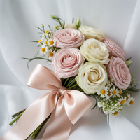 Bouquet piccolo di Roselline Bianche e Rosa | Consegna Fiori a Domicilio per ANNIVERSARI, Compleanno, Festa del Papà, Festa della Donna, Festa della Mamma, Laurea, Natale, RINGRAZIAMENTI, SAN VALENTINO