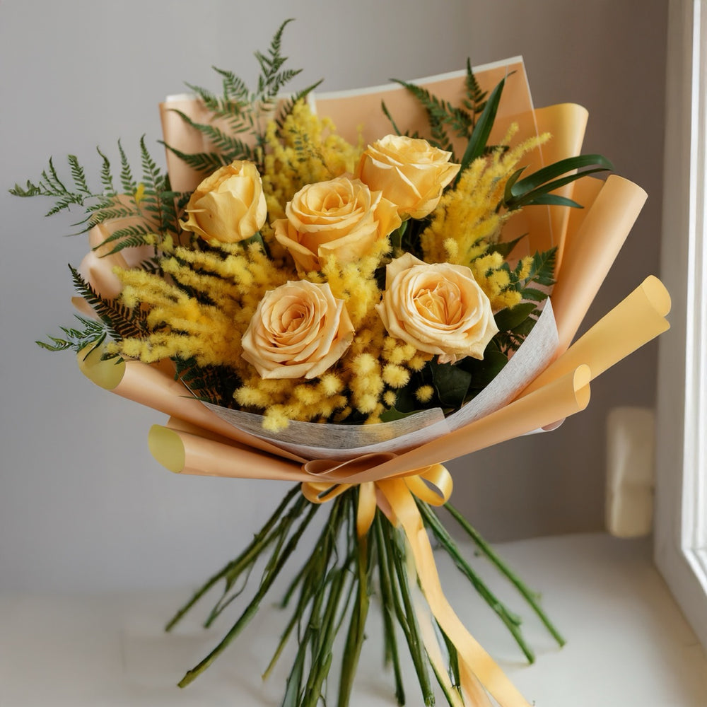 AURORA DORATA – Bouquet di Rose Gialle e Mimosa