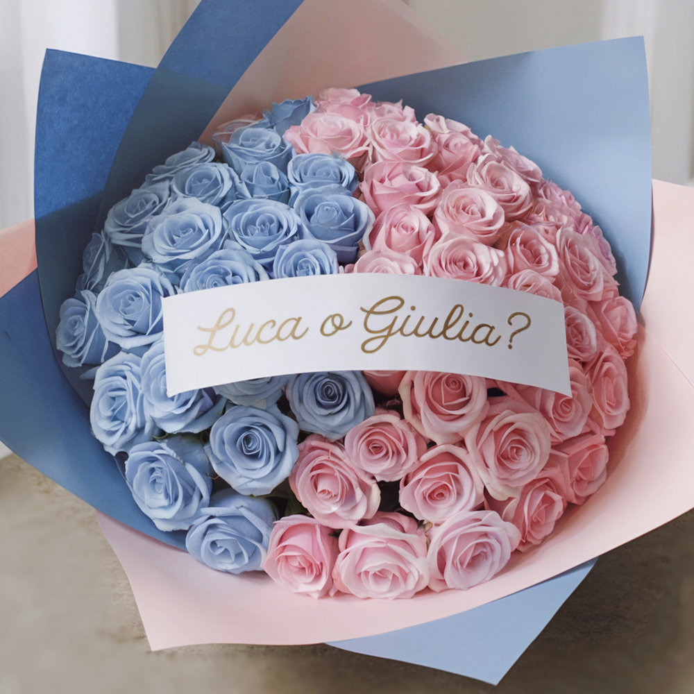 Bouquet piccolo composto da rose rosa e celesti | Consegna Fiori a Domicilio per Gender Reveal, Nascita