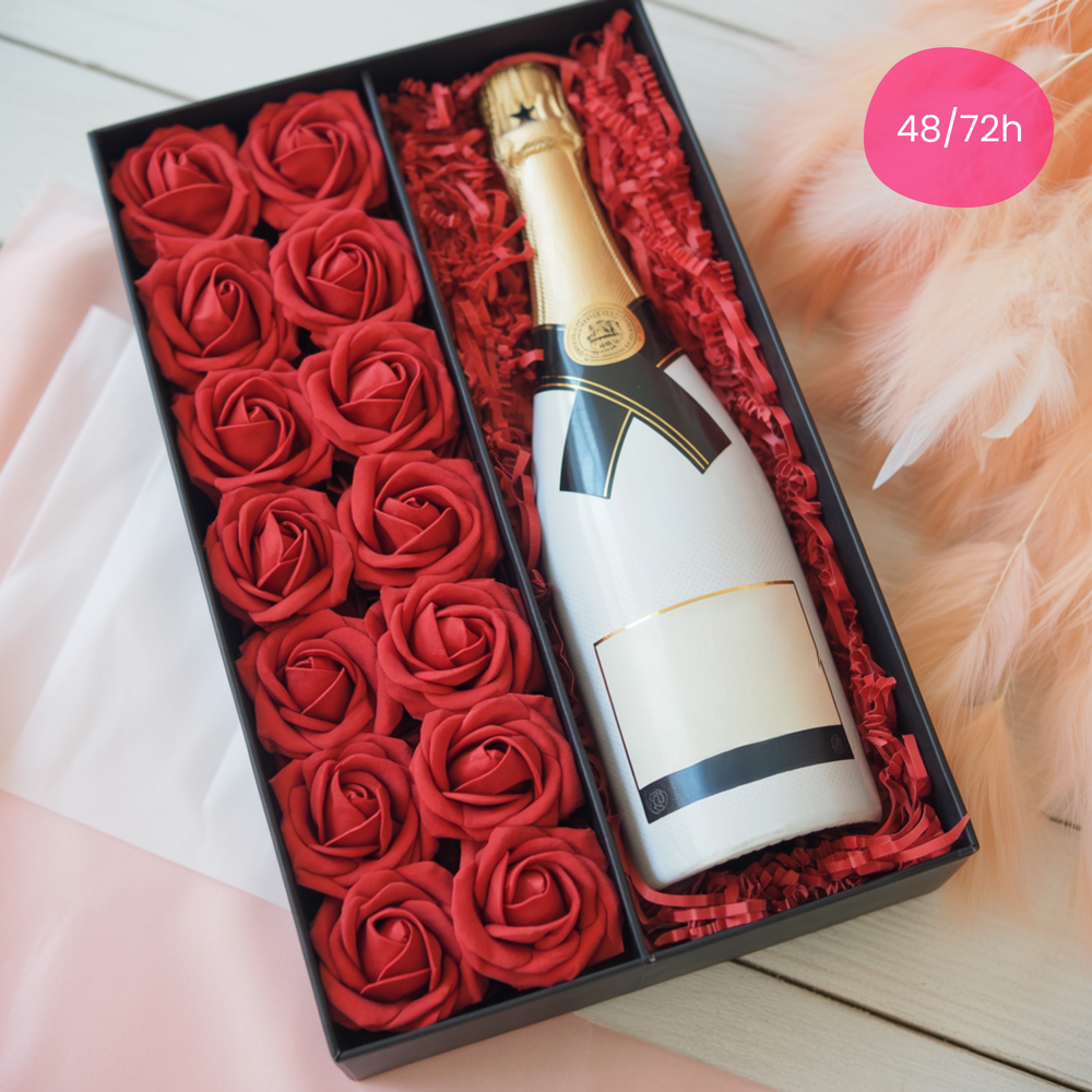 Scatola piccola di Rose Rosse con Spumante | Consegna Fiori a Domicilio per ANNIVERSARI, Compleanni, Compleanno, Festa della Donna, Festa della mamma, MATRIMONIO, Nascita, RINGRAZIAMENTI, SAN VALENTINO