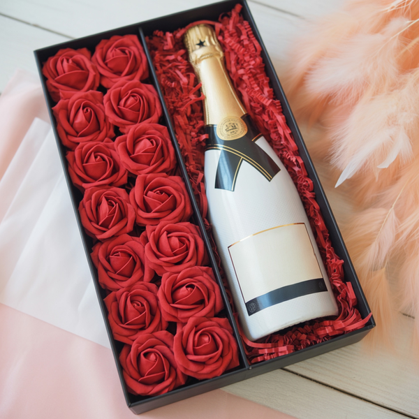 Scatola piccola di Rose Rosse con Spumante | Consegna Fiori a Domicilio per ANNIVERSARI, Compleanni, Compleanno, Festa della Donna, Festa della mamma, MATRIMONIO, Nascita, RINGRAZIAMENTI, SAN VALENTINO