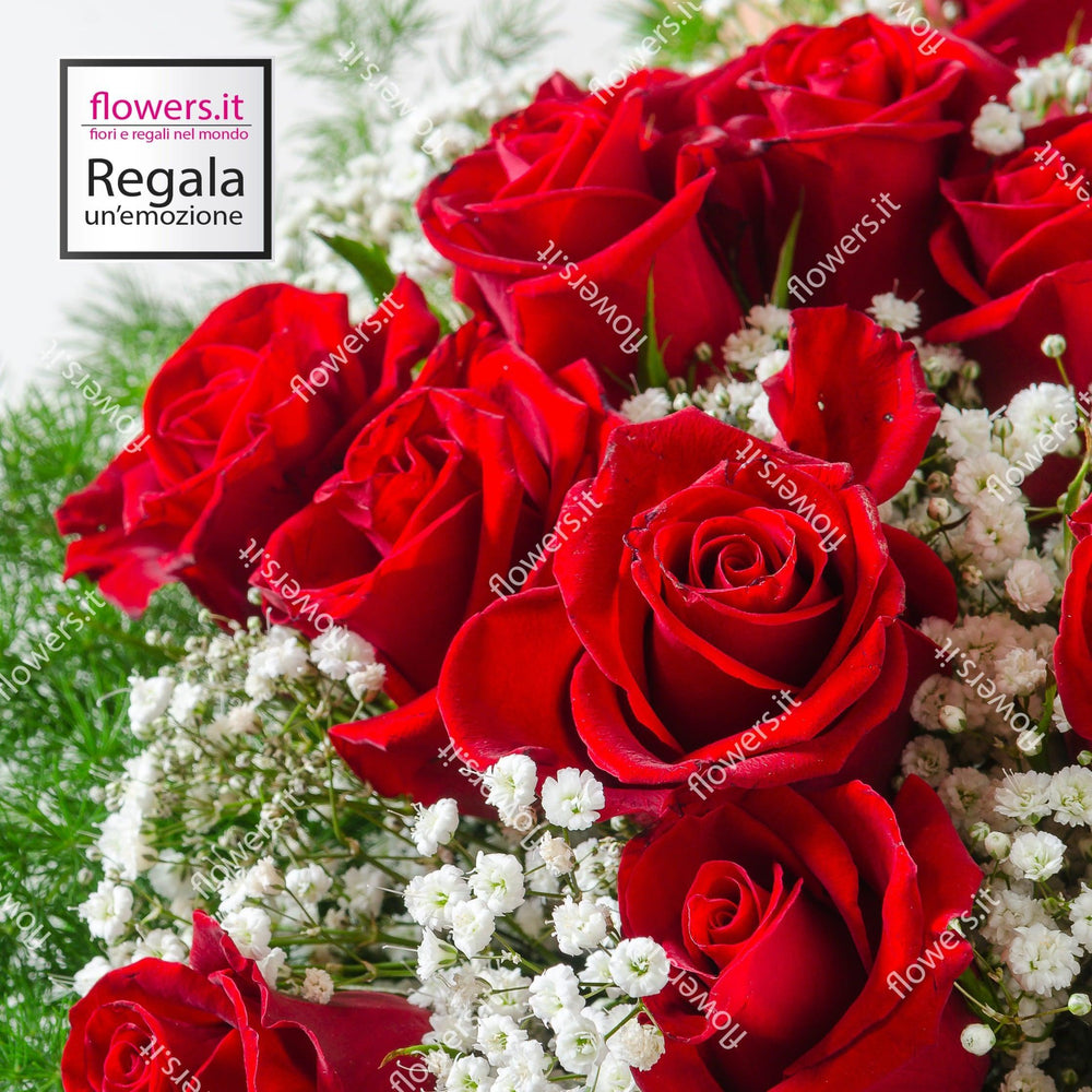 7 roselline con verde e gypsophila. | Consegna Fiori a Domicilio per Best Seller, Compleanni, Compleanno, Festa del Papà, Festa della Donna, int-10, int-30, int-40, Laurea, SAN VALENTINO, TUTTE LE STAGIONI