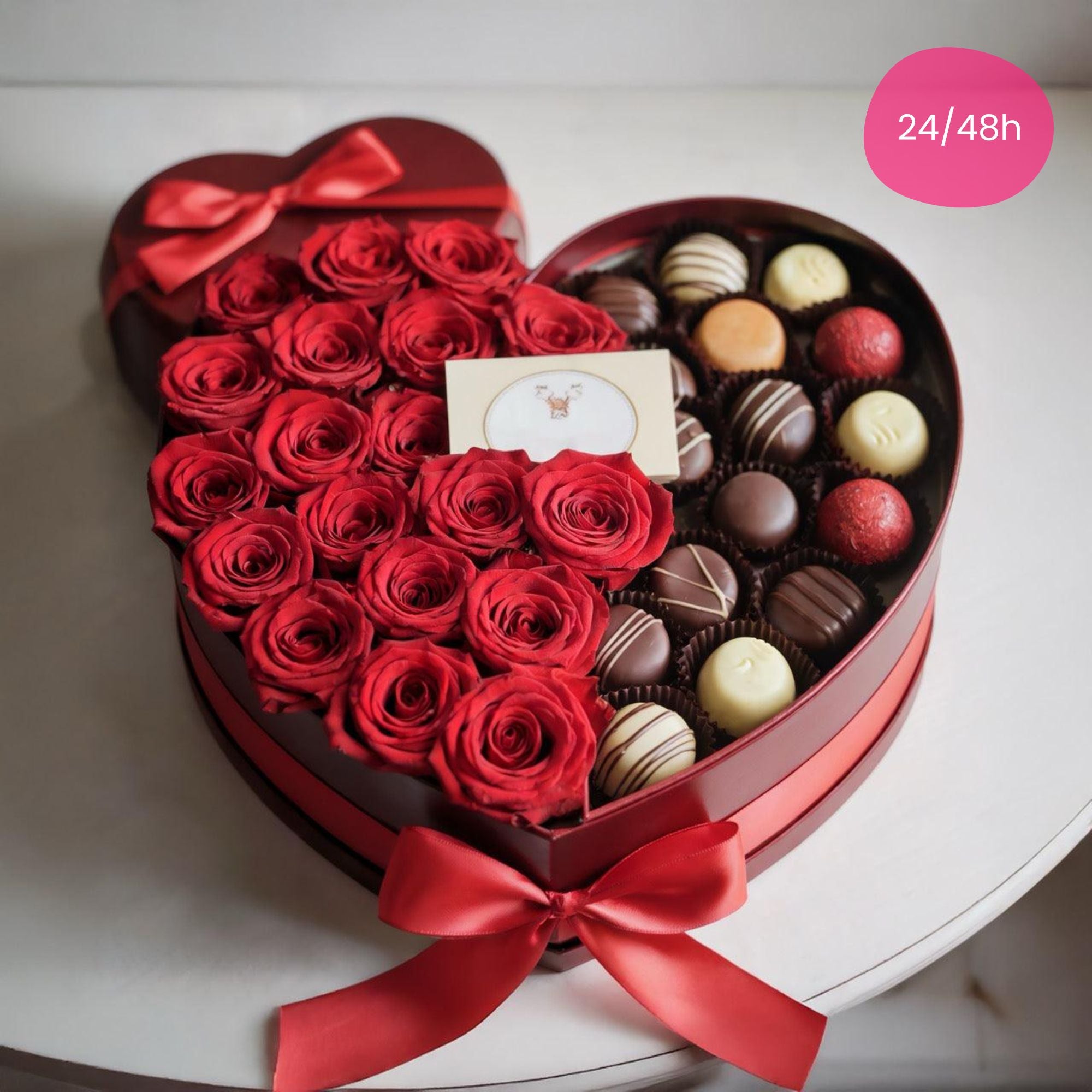 CUORE DI PASSIONE – Cuore di Rose Rosse con Cioccolatini