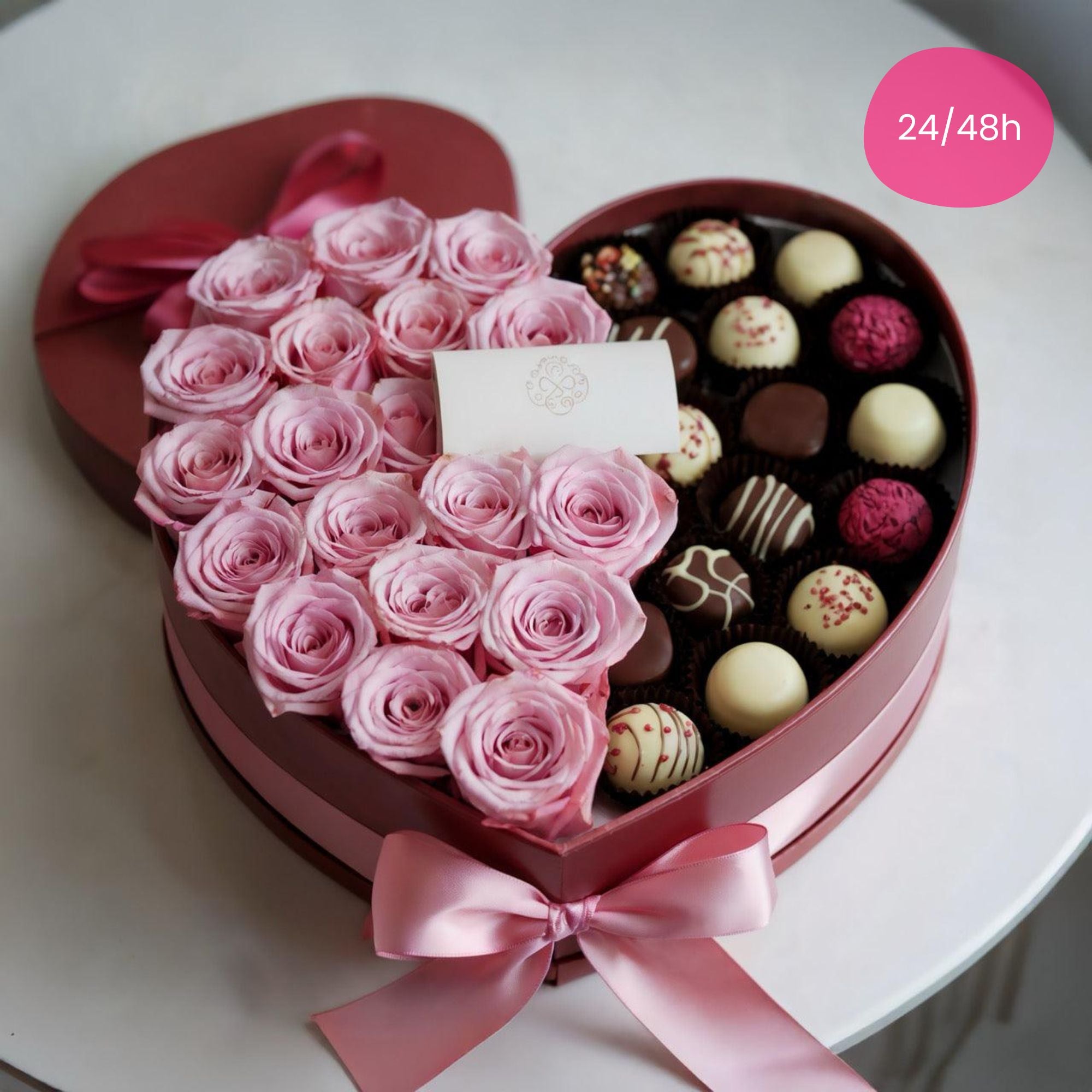 CUORE DI DOLCEZZA – Cuore di Rose Rosa e Cioccolatini