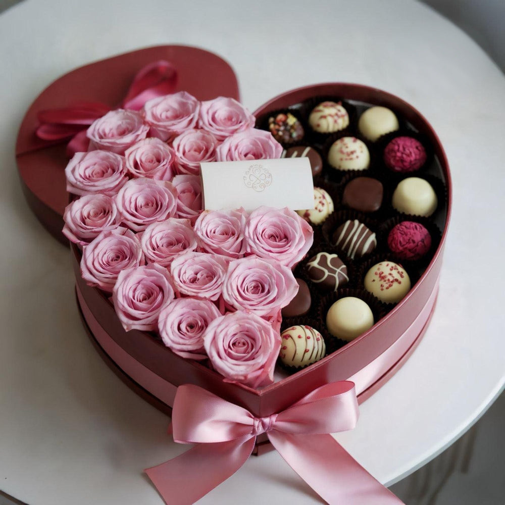 CUORE DI DOLCEZZA – Cuore di Rose Rosa e Cioccolatini