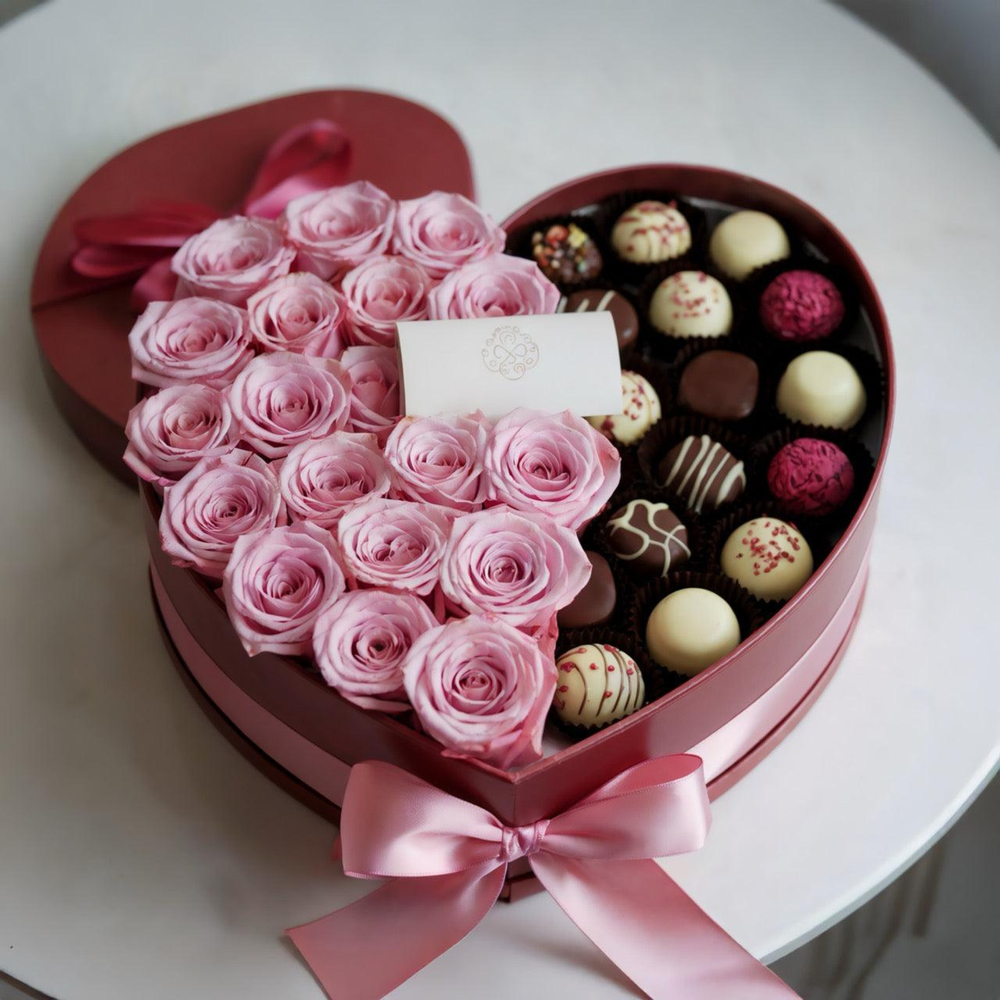 CUORE DI DOLCEZZA – Cuore di Rose Rosa e Cioccolatini