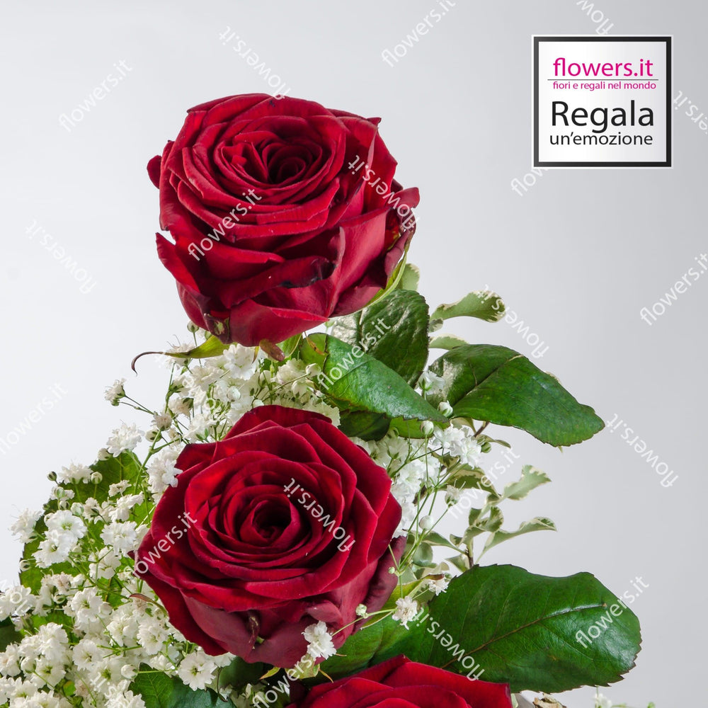 3 rose rosse gambo lungo con decorazioni. | Consegna Fiori a Domicilio per SAN VALENTINO