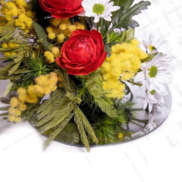 Buona Festa della Donna con il Bouquet di anemoni, margheritine, rose e mimose - Mazzo di mimosa, roselline e verde decorativo. | Flowers Delivery Consegna Fiori a Domicilio