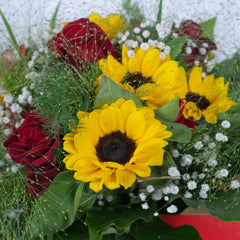 Bouquet di Rose Rosse e Girasoli