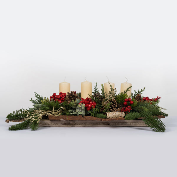 Composizione di 30 cm con pigne, abete e candele. | Consegna Fiori a Domicilio per Natale