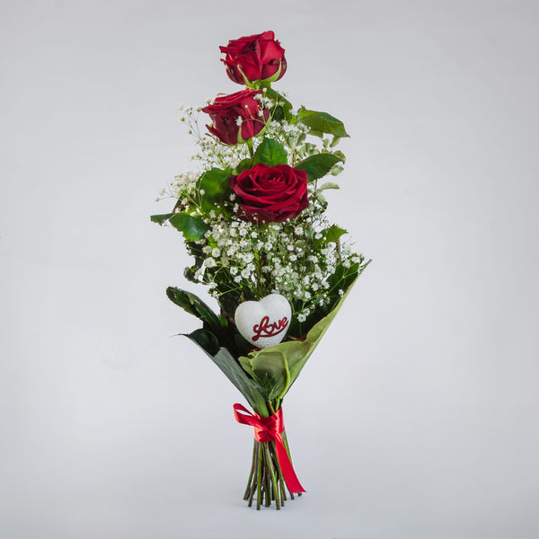 3 rose rosse gambo lungo con decorazioni. | Consegna Fiori a Domicilio per SAN VALENTINO