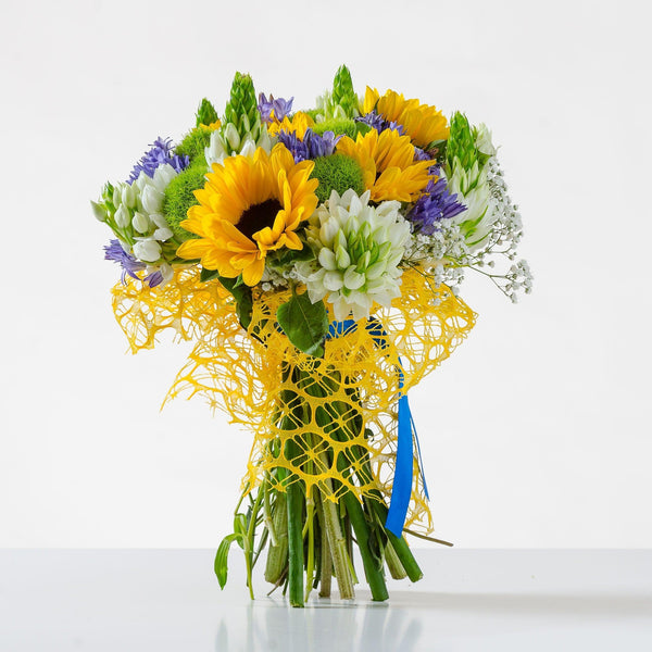 Girasoli e fiori di Fabiola con verde decorativo. | Consegna Fiori a Domicilio per Best Seller, Compleanni, Compleanno, Festa del Papà, Festa della Mamma, Laurea, Nascita, Nascite, Pasqua, Primavera, TUTTE LE STAGIONI