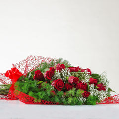 LOVE - Bunch of Fresh Red Roses