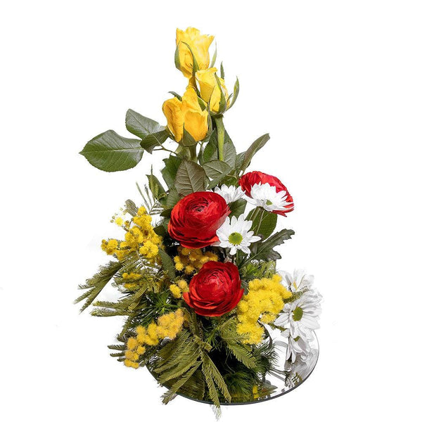 Buona Festa della Donna con il Bouquet di anemoni, margheritine, rose e mimose - Mazzo di mimosa, roselline e verde decorativo. | Flowers Delivery Consegna Fiori a Domicilio