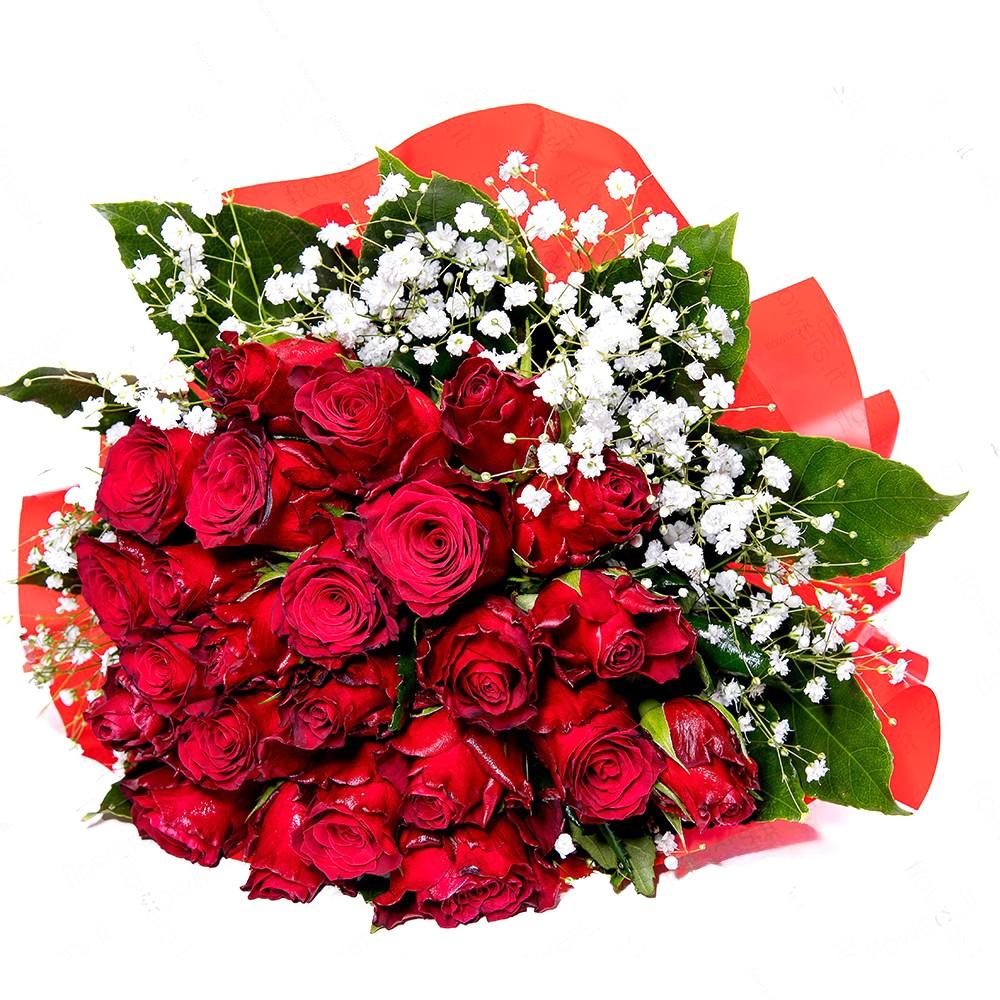 Il romantico Bouquet di roselline rosse e gipsofila