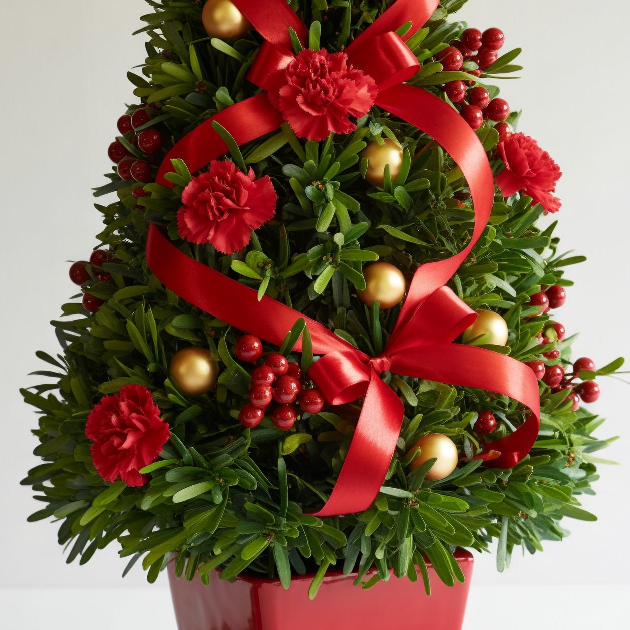 FESTA SCARLATTA – Albero di Natale con Decorazioni Rosse