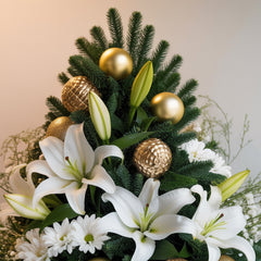 MAGIA D'INVERNO – Albero di Natale con Decorazioni Bianche e Dorate