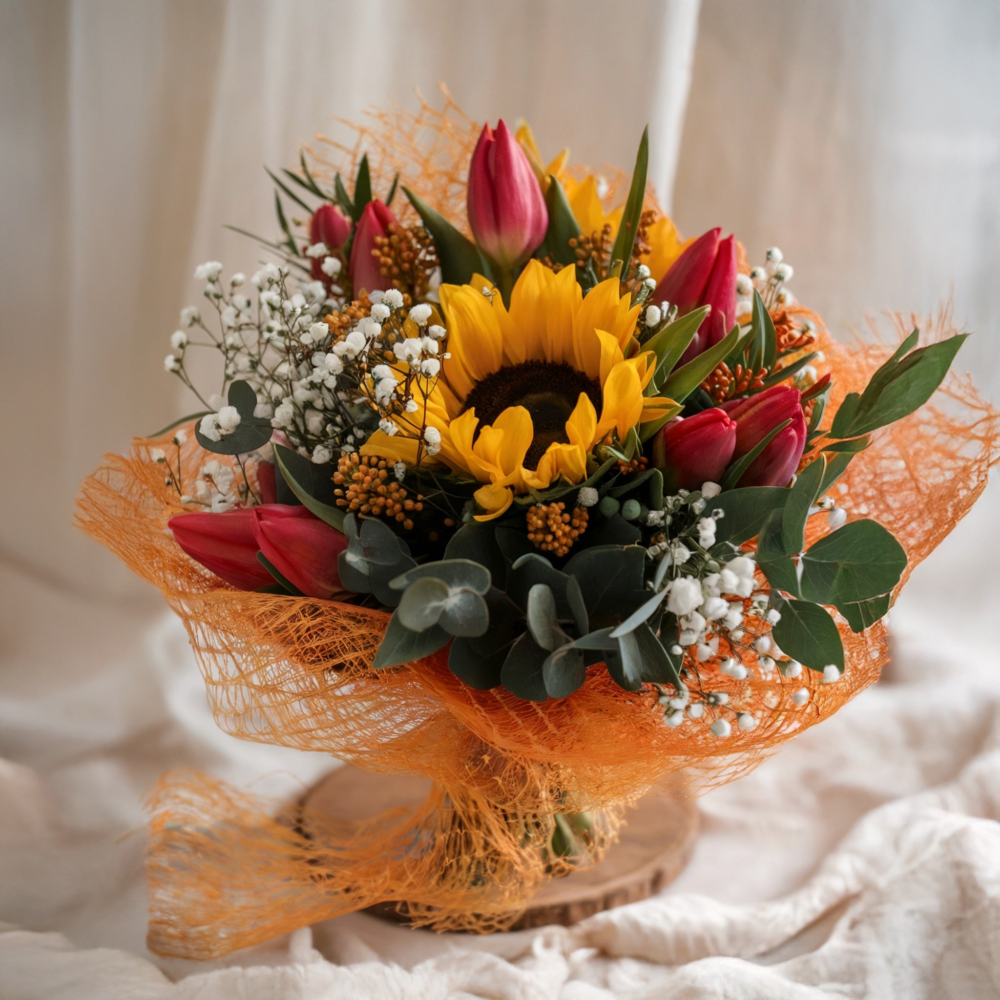 RADIOSA AURORA – Girasoli, Fiori Mix Giallo e Arancio, Verde e Gypsophila