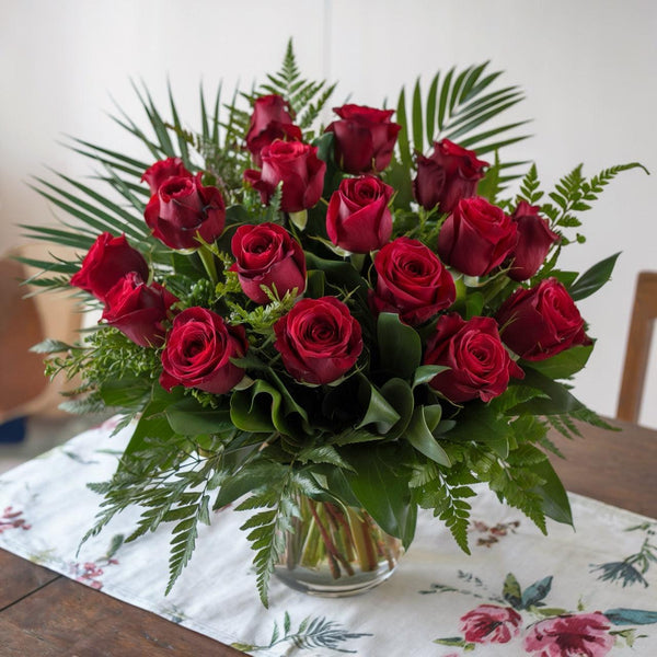 Ciotola piccola di Rose Rosse e Verde Decorativo | Consegna Fiori a Domicilio per CONDOGLIANZE