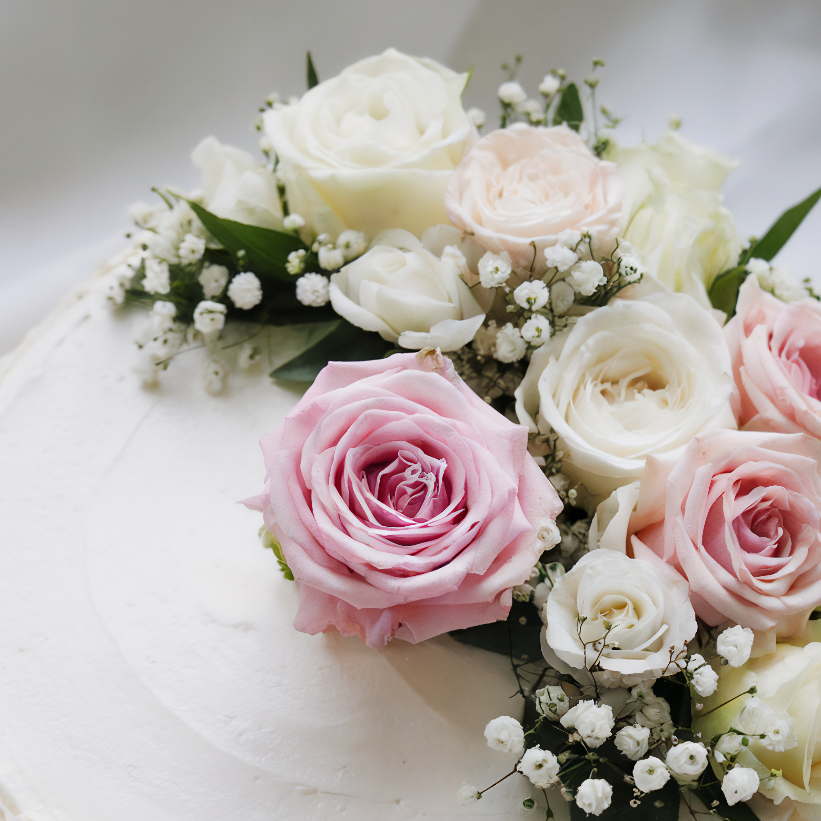 TORTA FIORE DI PANNA – Dolce Fresco decorato con Panna & Fiori Freschi (1kg)