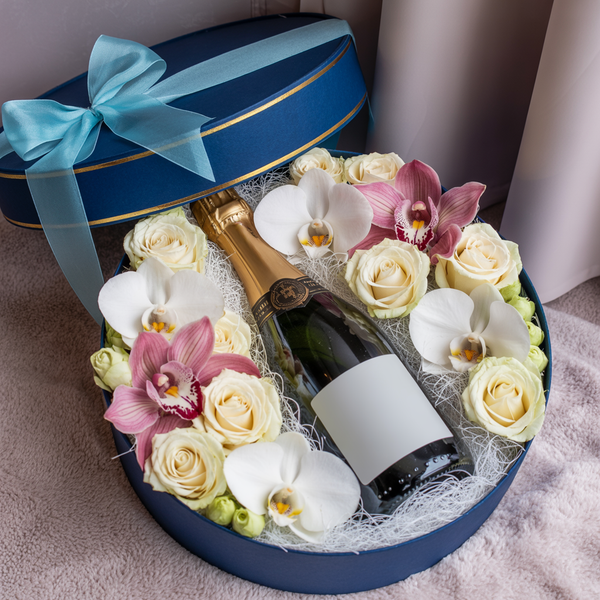 Scatola piccola di Fiori con Spumante | Consegna Fiori a Domicilio per ANNIVERSARI, Compleanno, Festa del Papà, Festa della Donna, Festa della Mamma, Laurea, MATRIMONIO, Nascita, Pasqua, RINGRAZIAMENTI, SAN VALENTINO