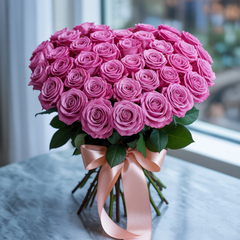 PINK HEART – Maxi Heart-Shaped Rose Bouquet (Choice of Color)