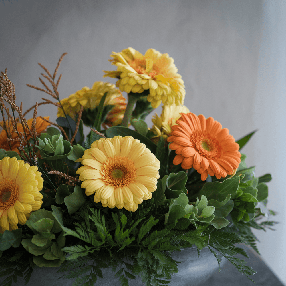 Ciotola piccola con Gerbere Gialle e Arancio | Consegna Fiori a Domicilio per CONDOGLIANZE