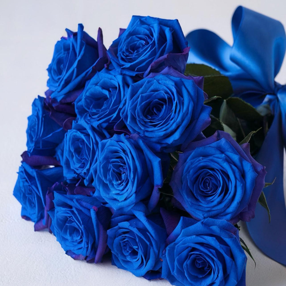 Bouquet Piccolo di Rose Blu | Consegna Fiori a Domicilio per Best Seller, Compleanno, Festa del Papà, Festa della Donna, Festa della Mamma, Laurea, Nascita, SAN VALENTINO