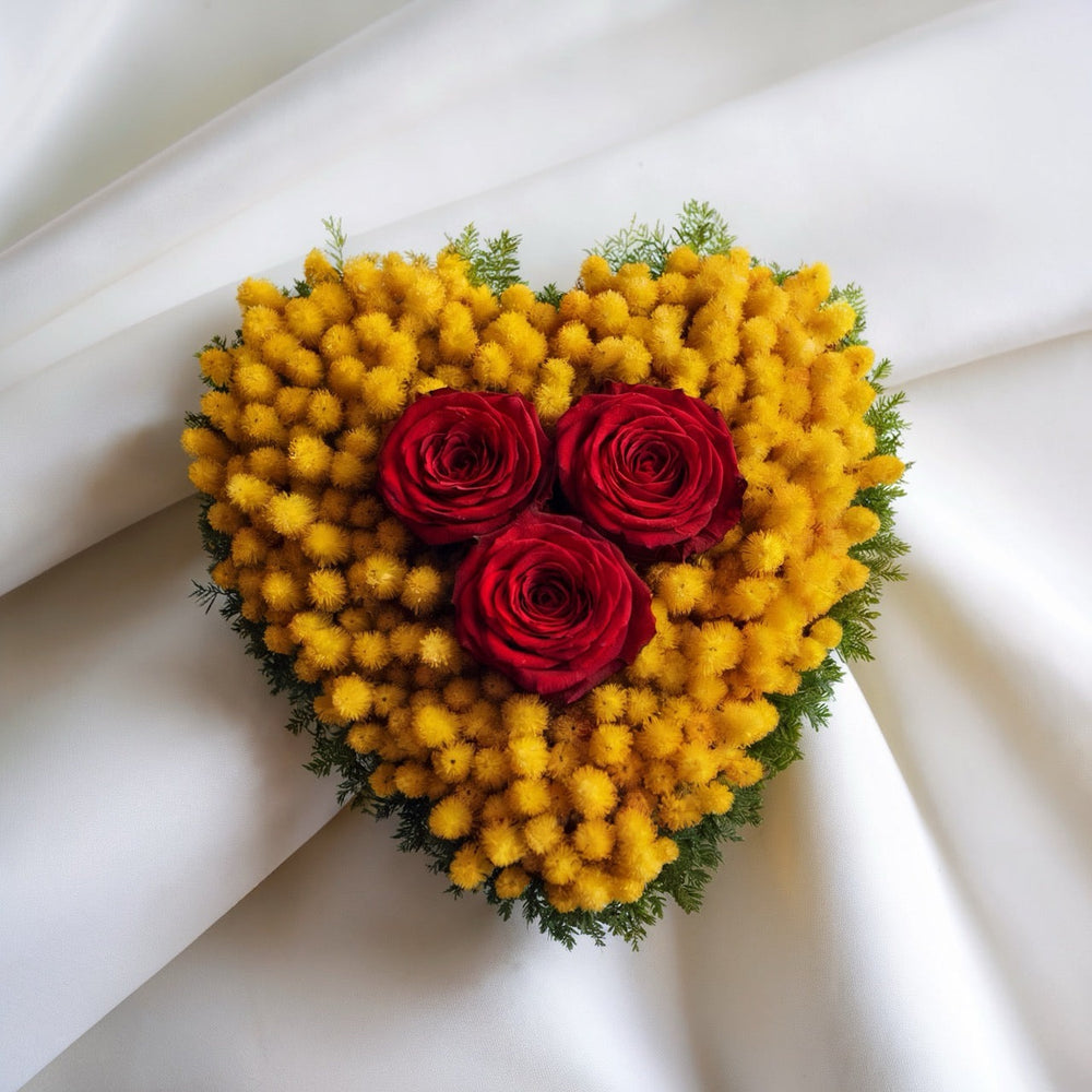 BATTITO D’ORO – Cuore di Mimosa con 3 Rose Rosse