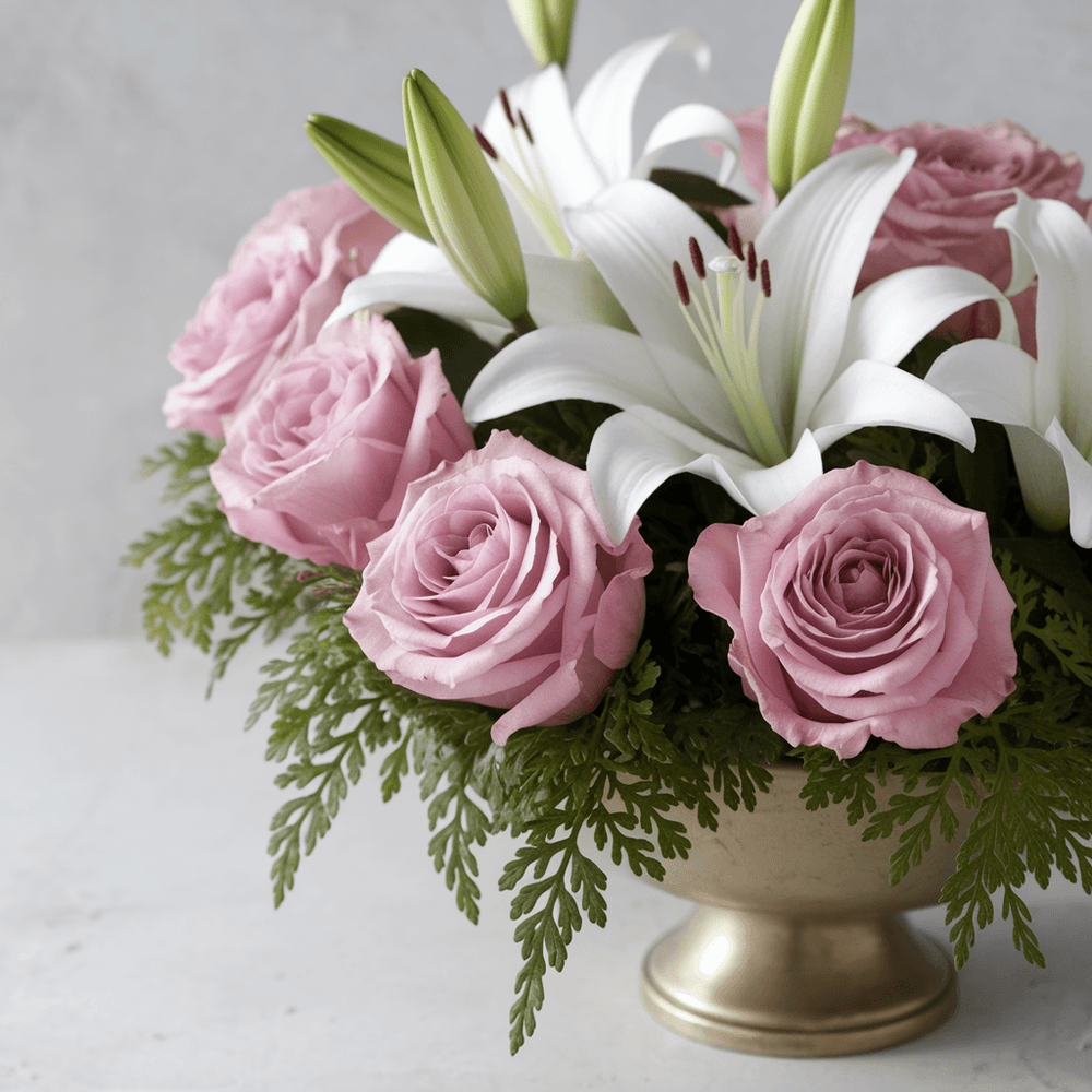 Ciotola piccola Lilium con Rose Rosa e Bianche | Consegna Fiori a Domicilio per CONDOGLIANZE