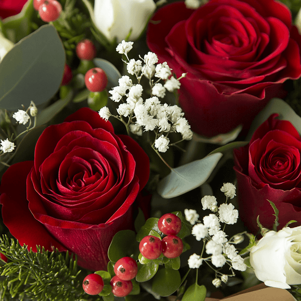 Bouquet piccolo di Rose Rosse, Lisiantus e Gypsophila | Consegna Fiori a Domicilio per Compleanno, Festa del Papà, Festa della Donna, Festa della Mamma, Laurea, Natale, RINGRAZIAMENTI, SAN VALENTINO